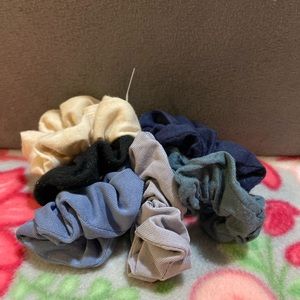 6 pack blue color scheme scrunchies